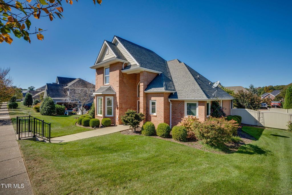 Photo of 507 Oliver Approach, Johnson City, TN 37601 (MLS # 9987233)