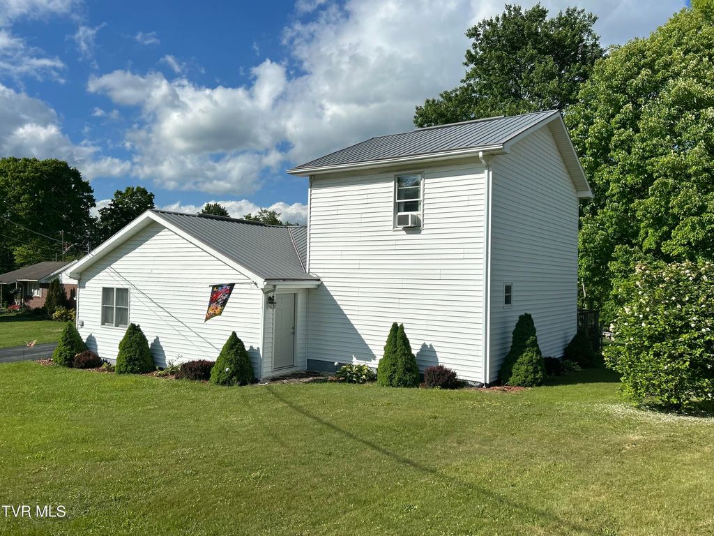 Photo of 131 Beverly Avenue, Wise, VA 24293 (MLS # 9995086)