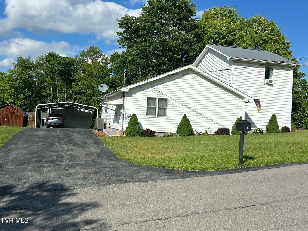 Photo of 131 Beverly Avenue, Wise, VA 24293 (MLS # 9995086)