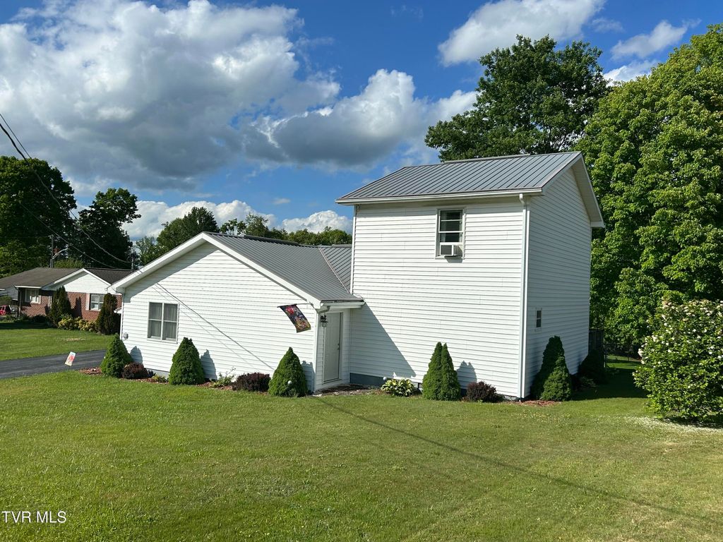 Photo of 131 Beverly Avenue, Wise, VA 24293 (MLS # 9995086)