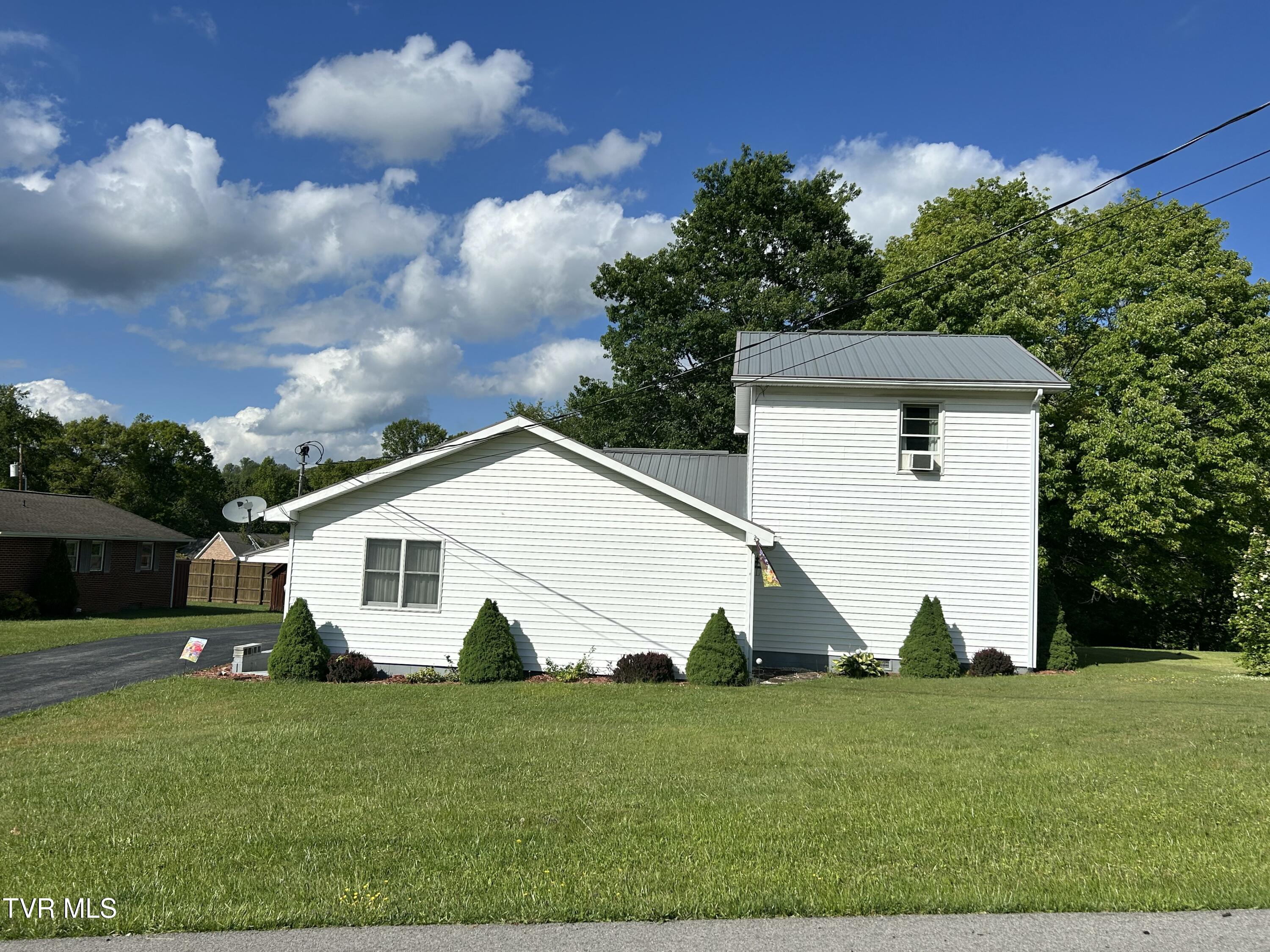 131 Southwest Beverly Avenue