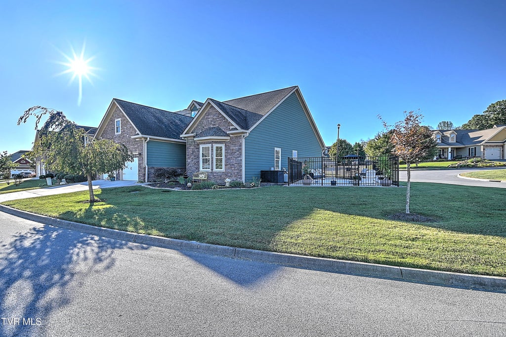 Photo of 1351 Knights Bridge Circle, Kingsport, TN 37664 (MLS # 9997266)