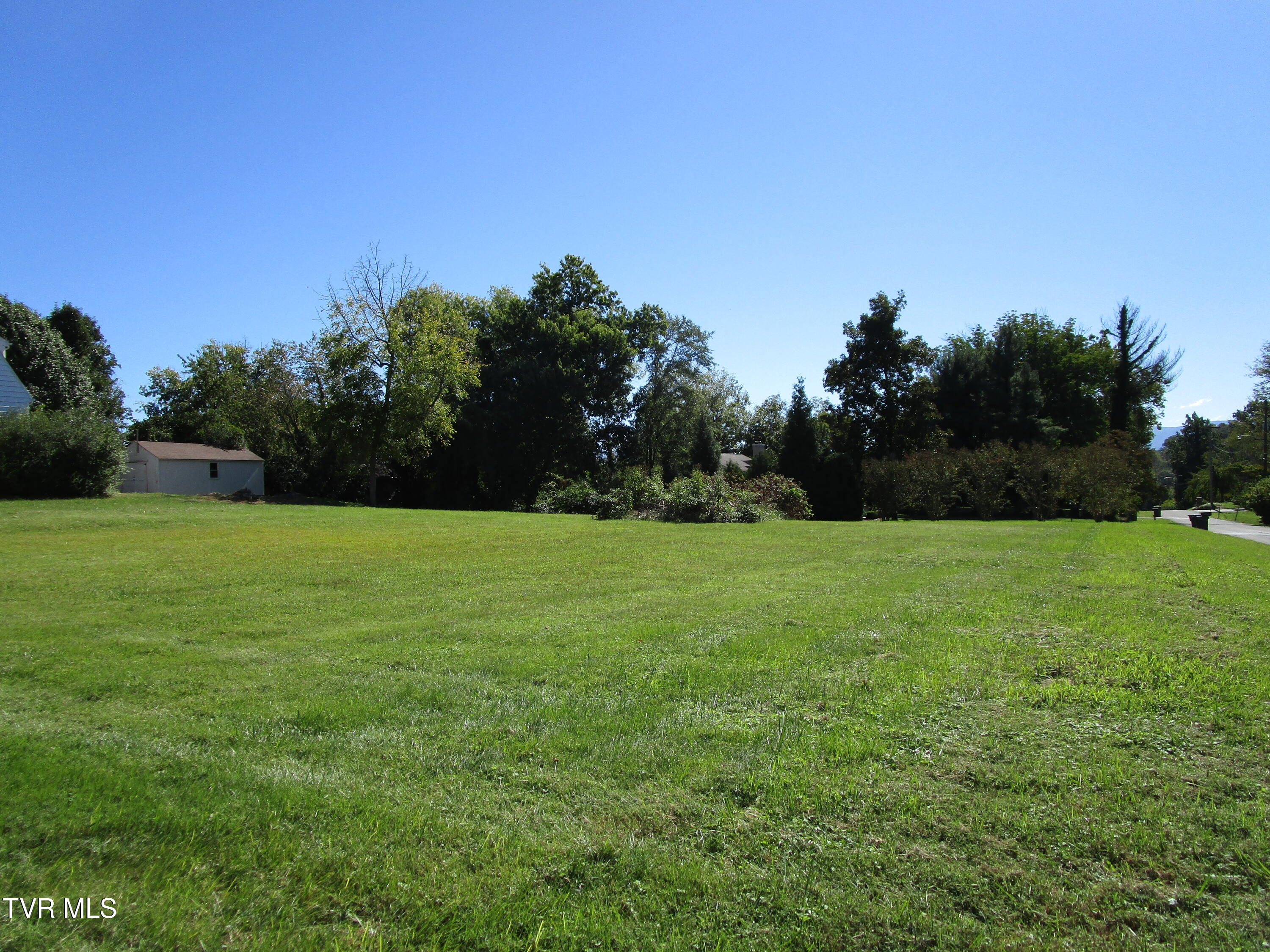 305 Arnold Road - Photo 2