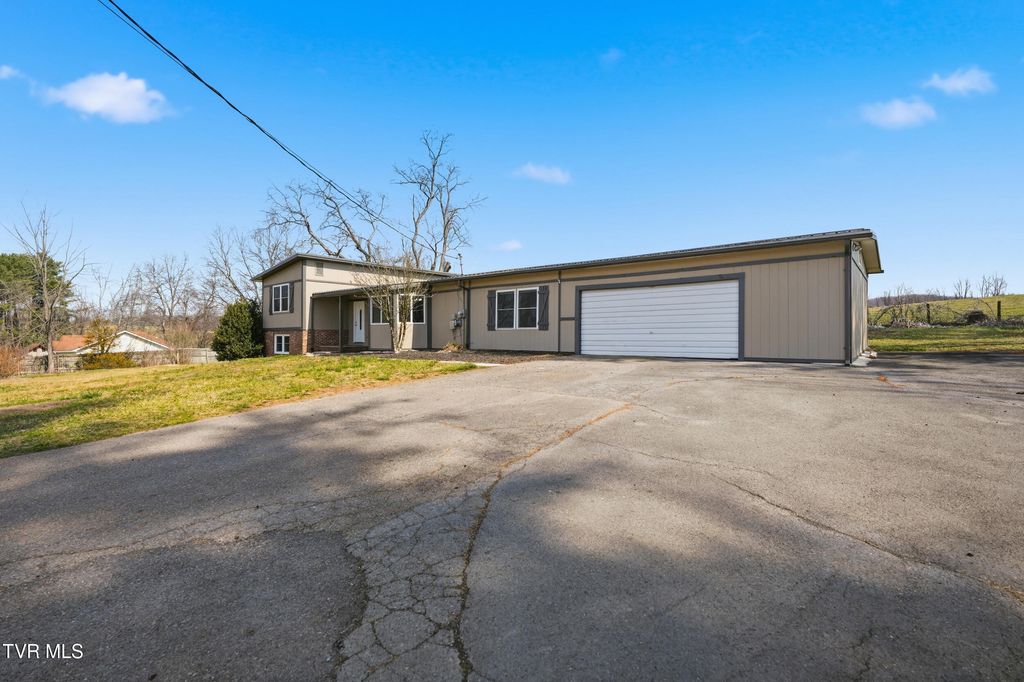 Photo of 24116 Quintana Street, Bristol, VA 24202 (MLS # 9992060)