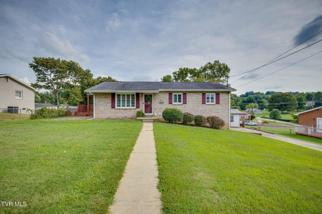Photo of 2913 Russum Avenue, Johnson City, TN 37604 (MLS # 10000154)