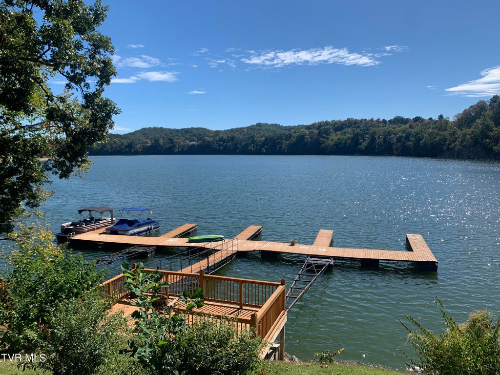 Photo of 15 Lake Village Court #15, Johnson City, TN 37601 (MLS # 9994545)