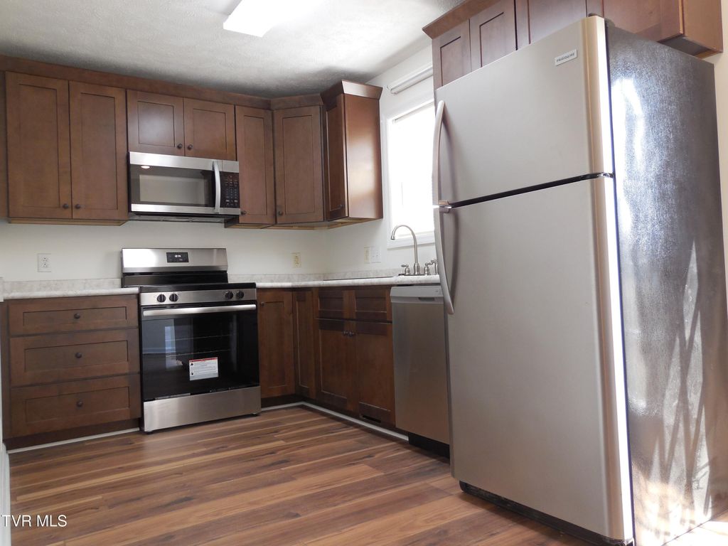 Photo of 15 Lake Village Court #15, Johnson City, TN 37601 (MLS # 9994545)