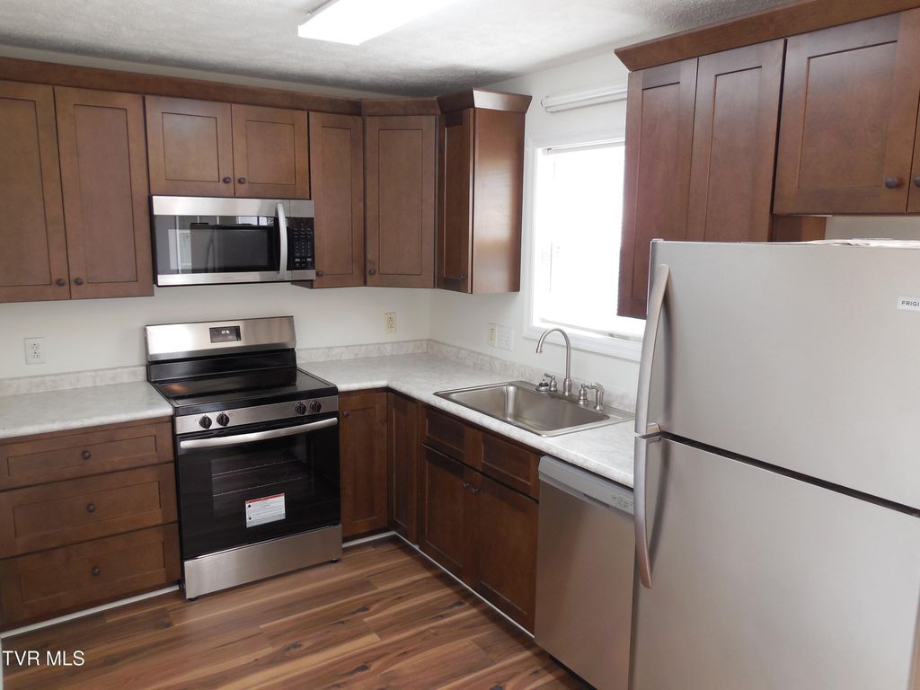 Photo of 15 Lake Village Court #15, Johnson City, TN 37601 (MLS # 9994545)