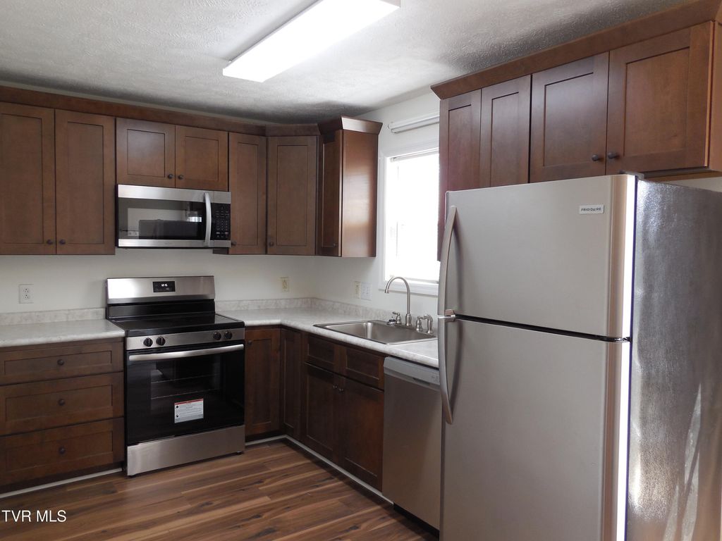 Photo of 15 Lake Village Court #15, Johnson City, TN 37601 (MLS # 9994545)