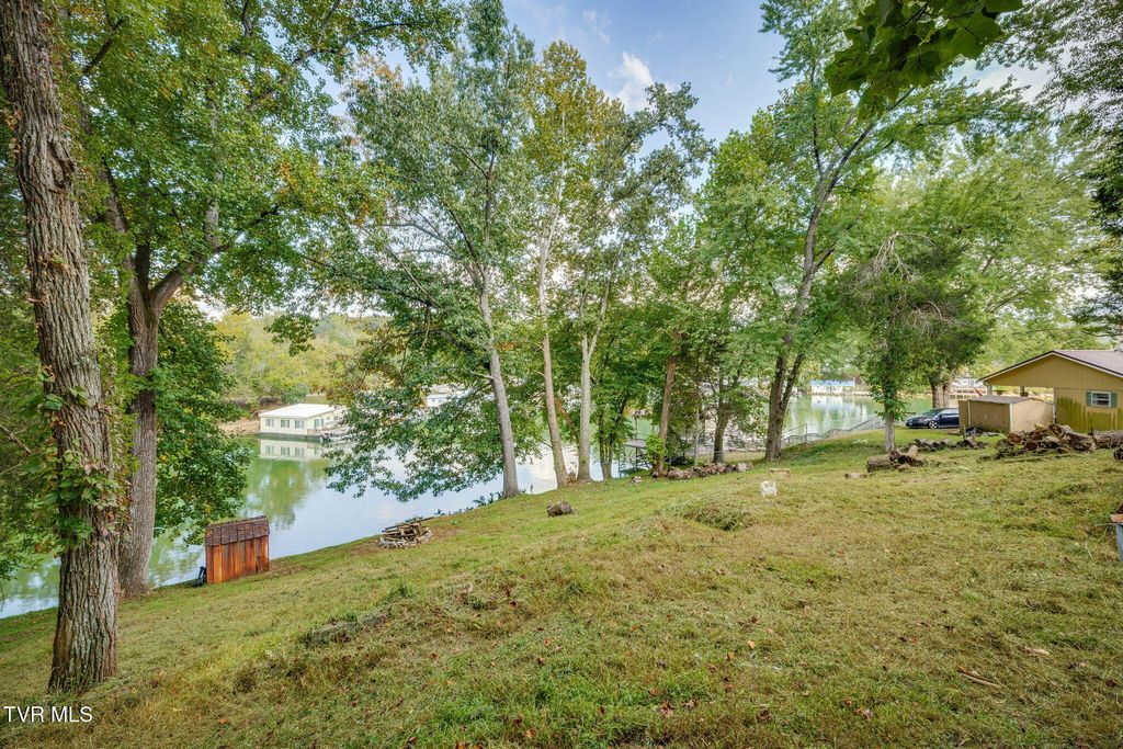 Photo of 417 Cope Road, Kingsport, TN 37663 (MLS # 9986196)