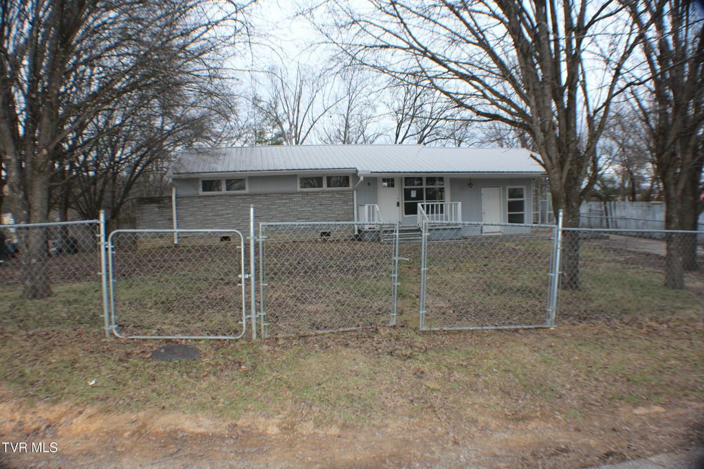 Photo of 30 Brown Avenue, Greeneville, TN 37743 (MLS # 9991661)