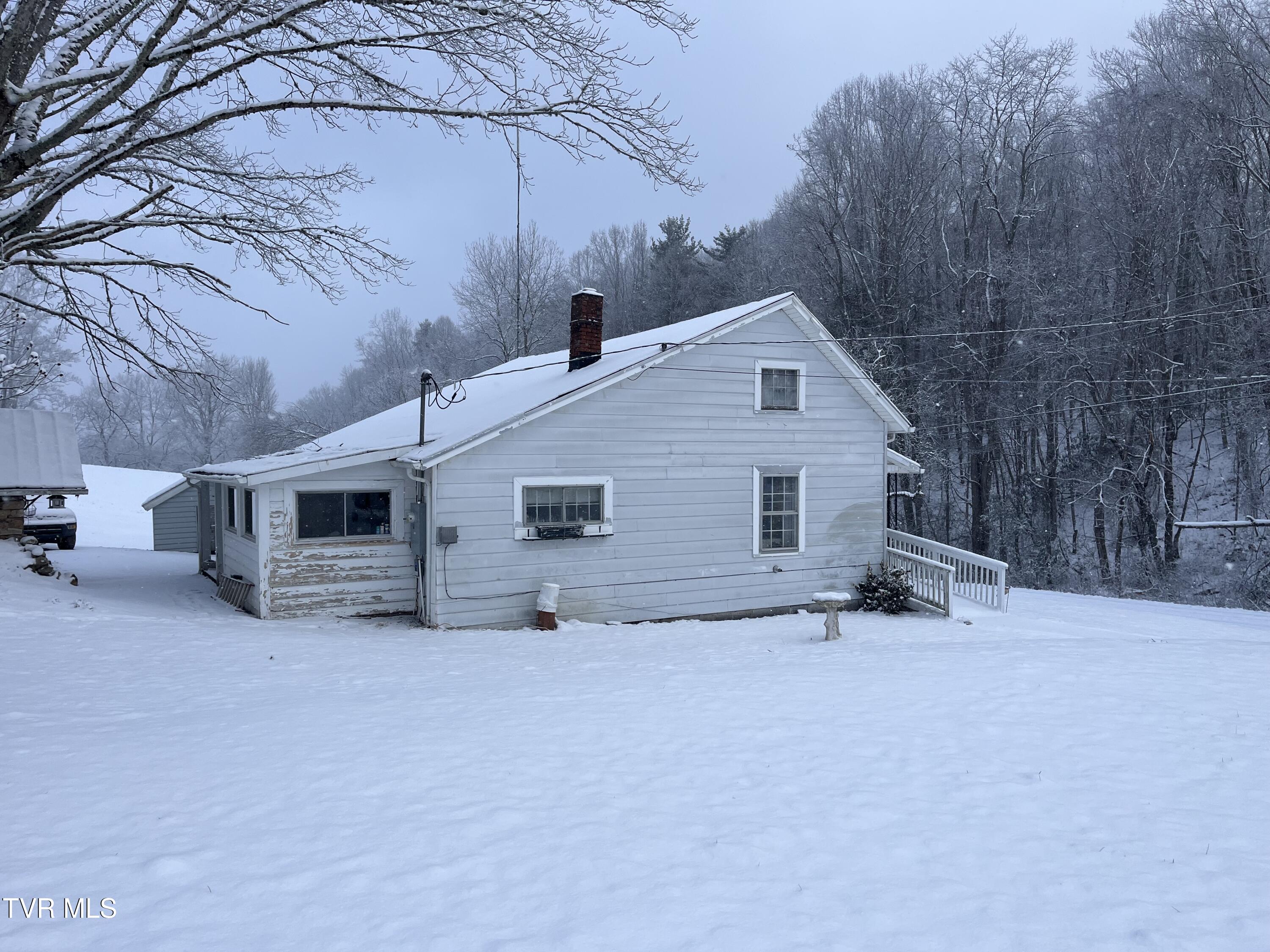 2223 Sugar Creek Road, Laurel Bloomery, Tennessee image 4