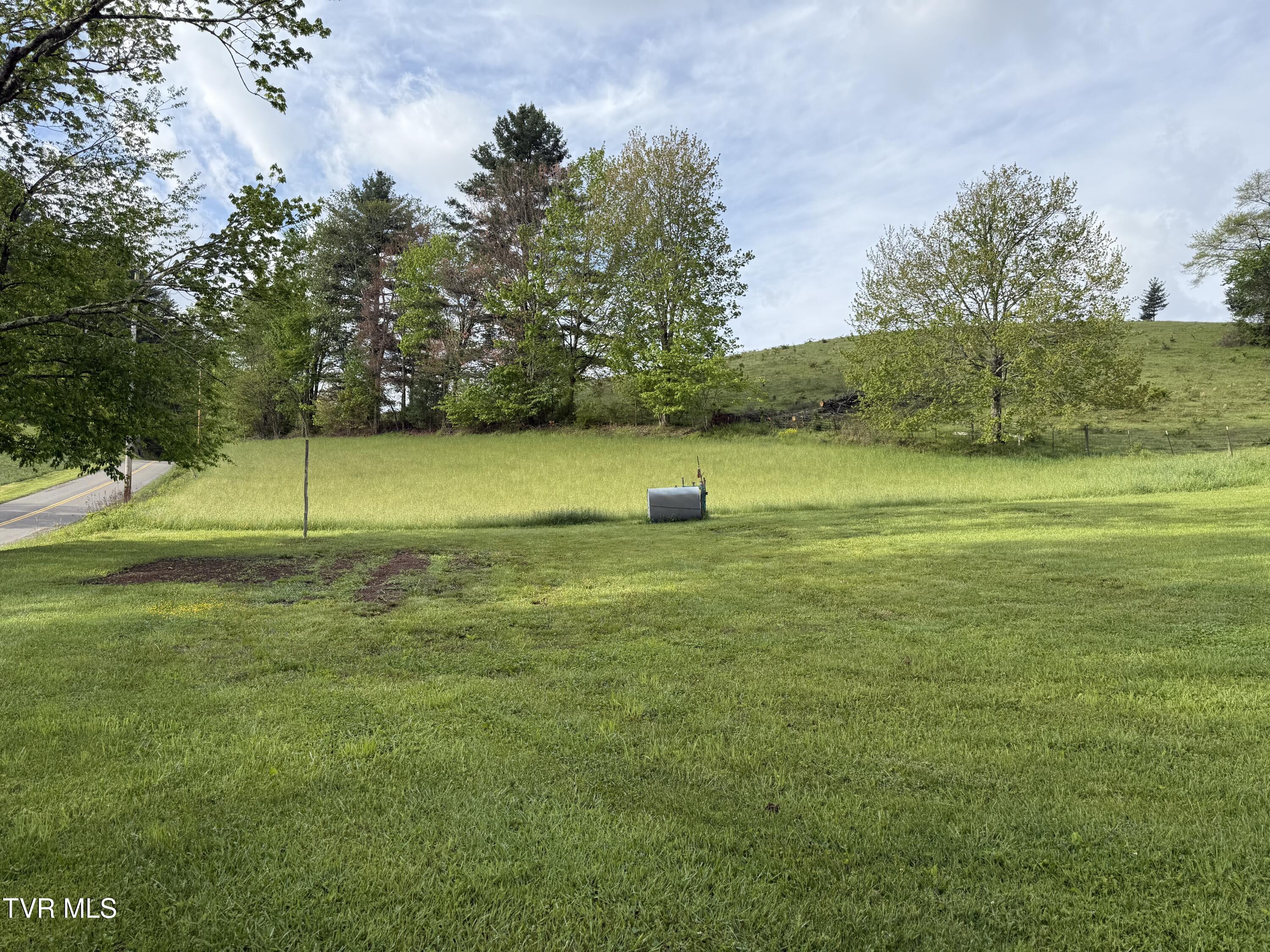 2223 Sugar Creek Road, Laurel Bloomery, Tennessee image 6