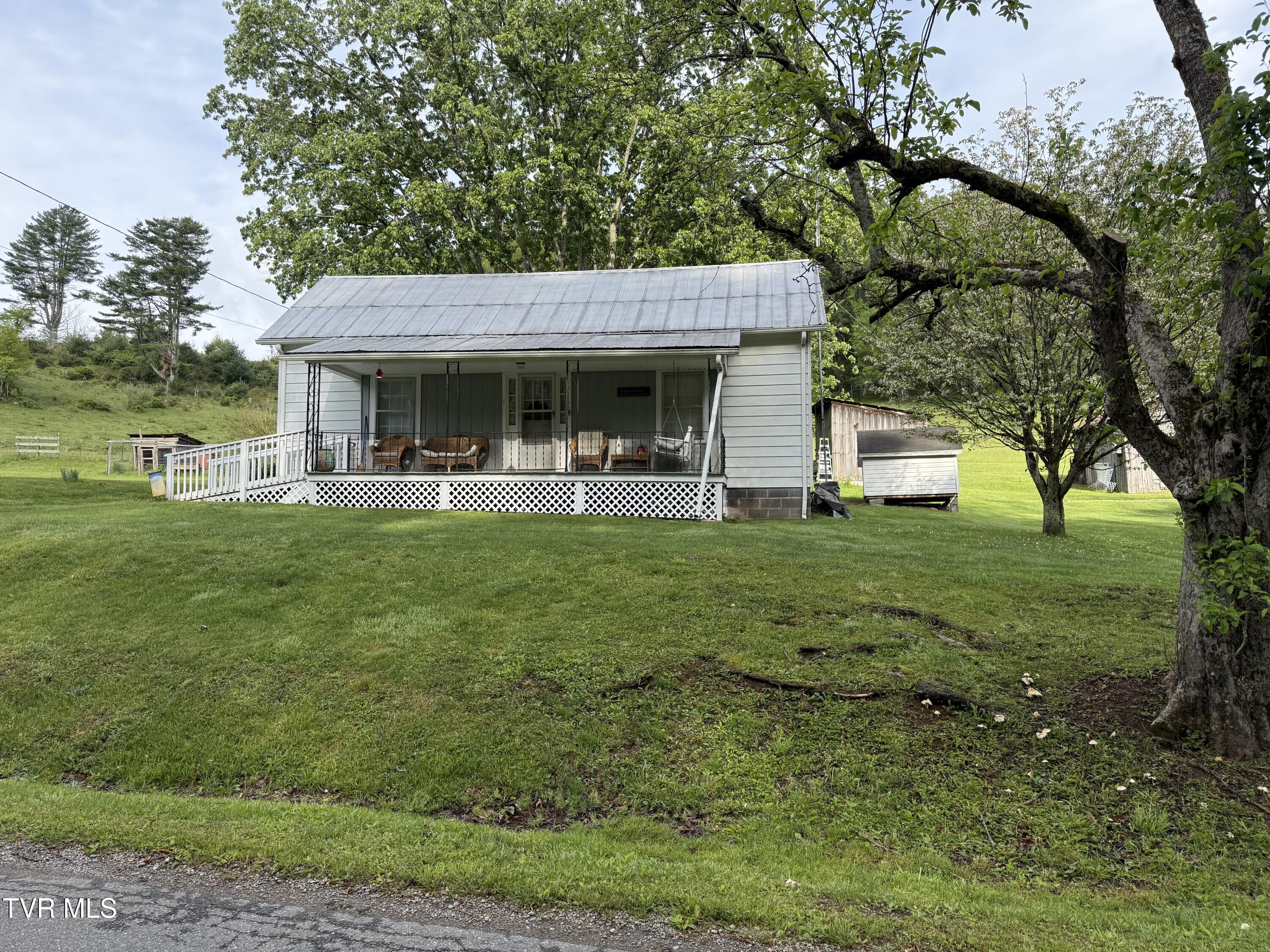 2223 Sugar Creek Road, Laurel Bloomery, Tennessee image 1