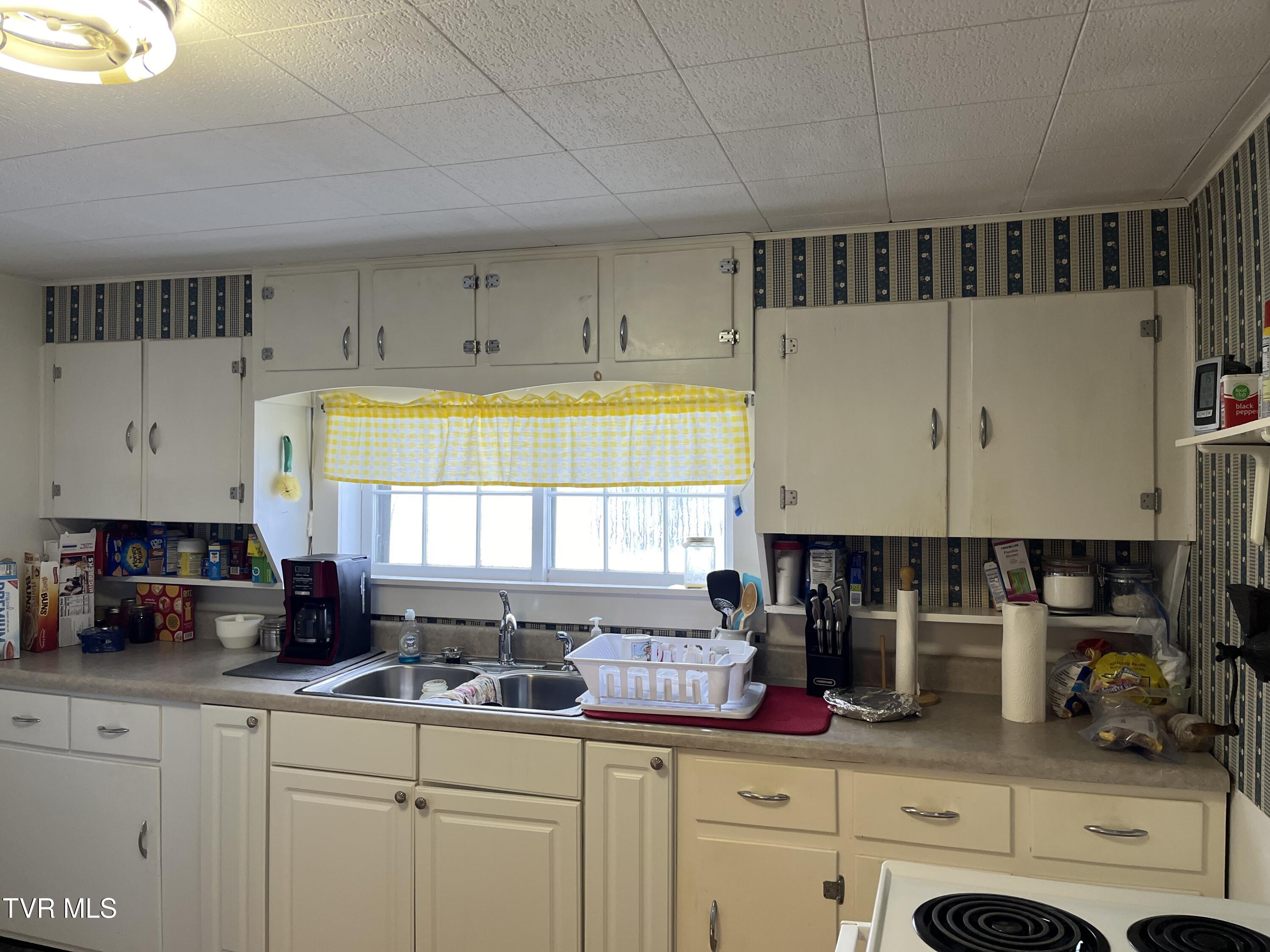 2223 Sugar Creek Road, Laurel Bloomery, Tennessee image 17