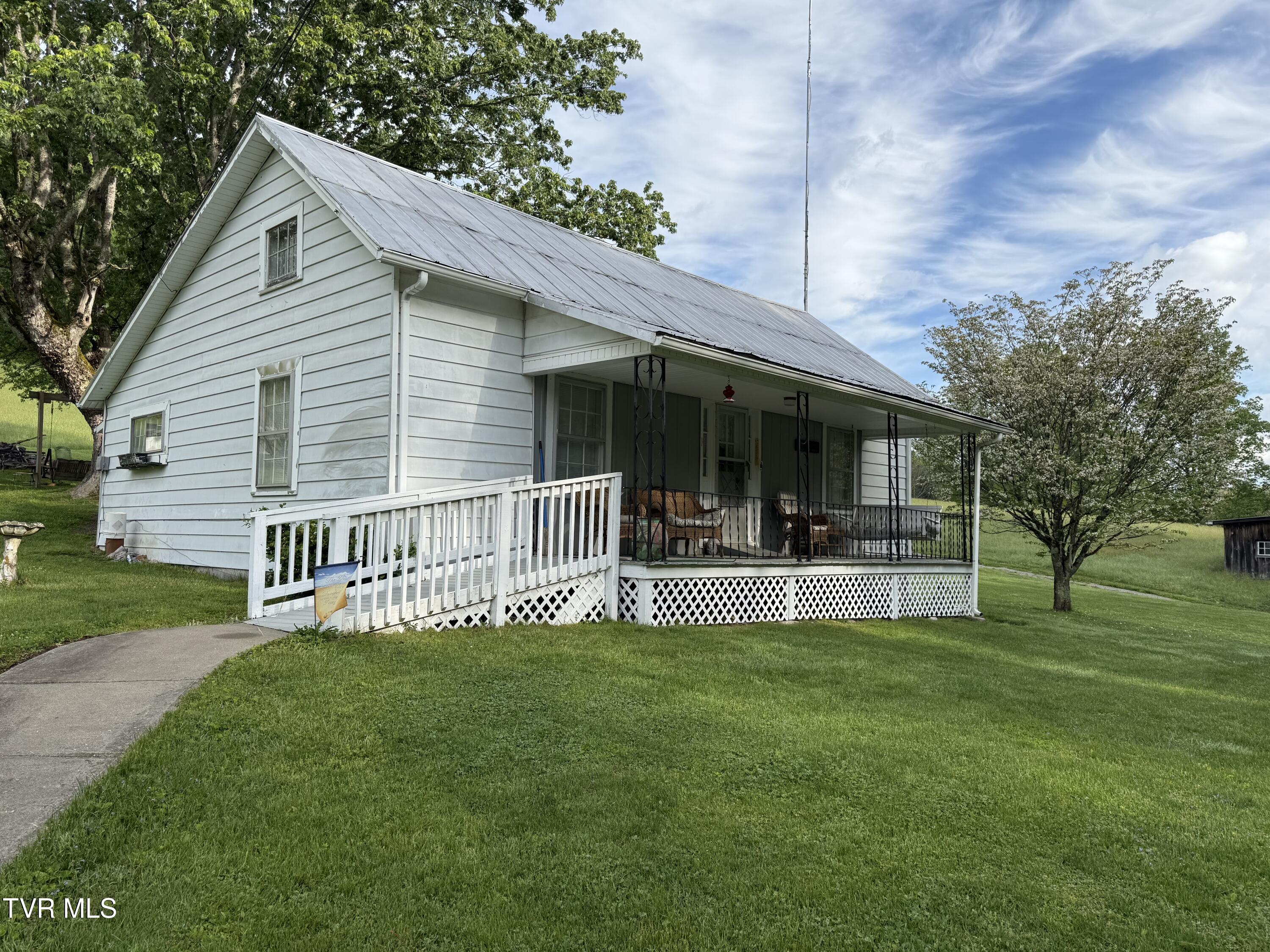 2223 Sugar Creek Road, Laurel Bloomery, Tennessee image 2