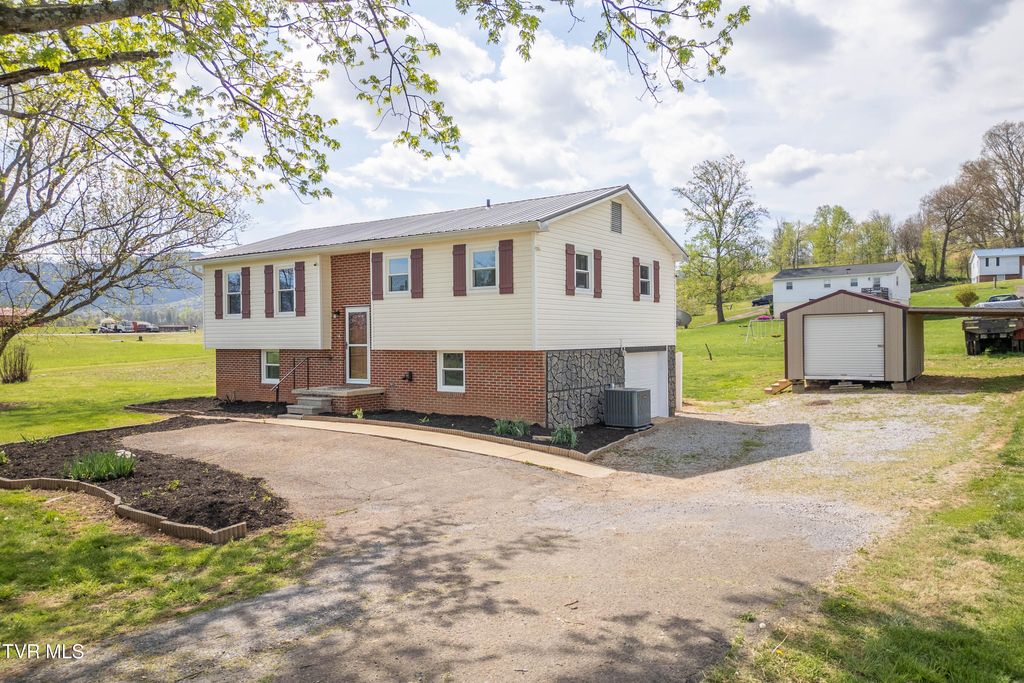 Photo of 2849 Tennessee 107, Chuckey, TN 37641 (MLS # 9993597)