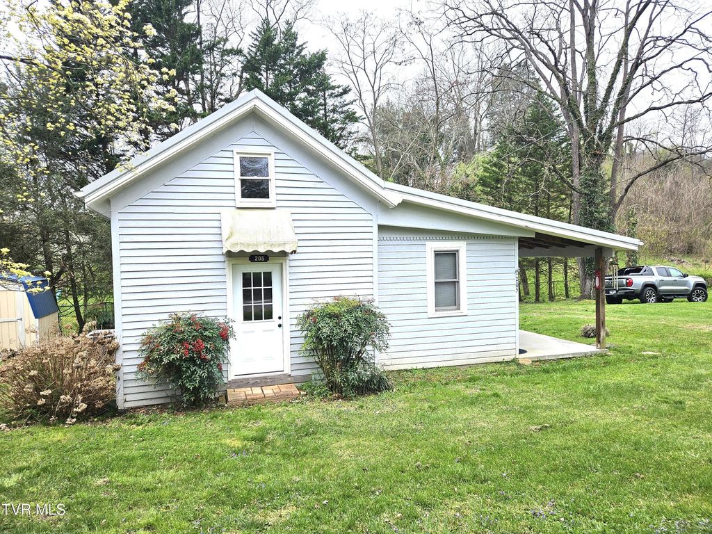 Photo of 205 Boyd Street, Rogersville, TN 37857 (MLS # 9993053)