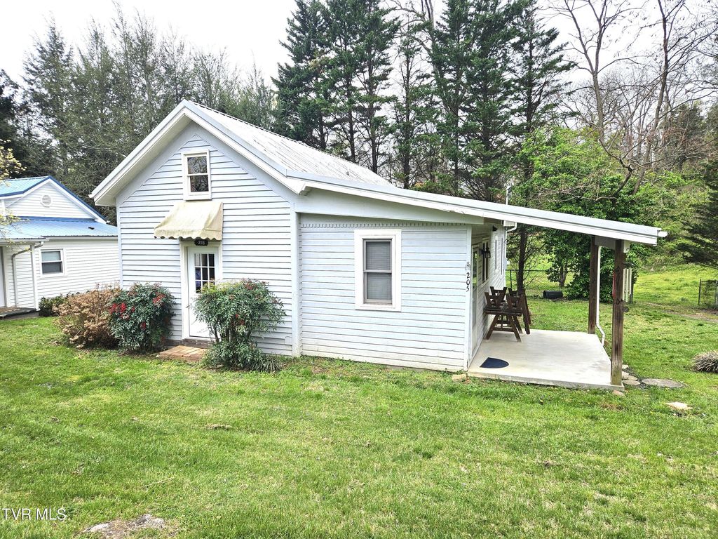 Photo of 205 Boyd Street, Rogersville, TN 37857 (MLS # 9993053)