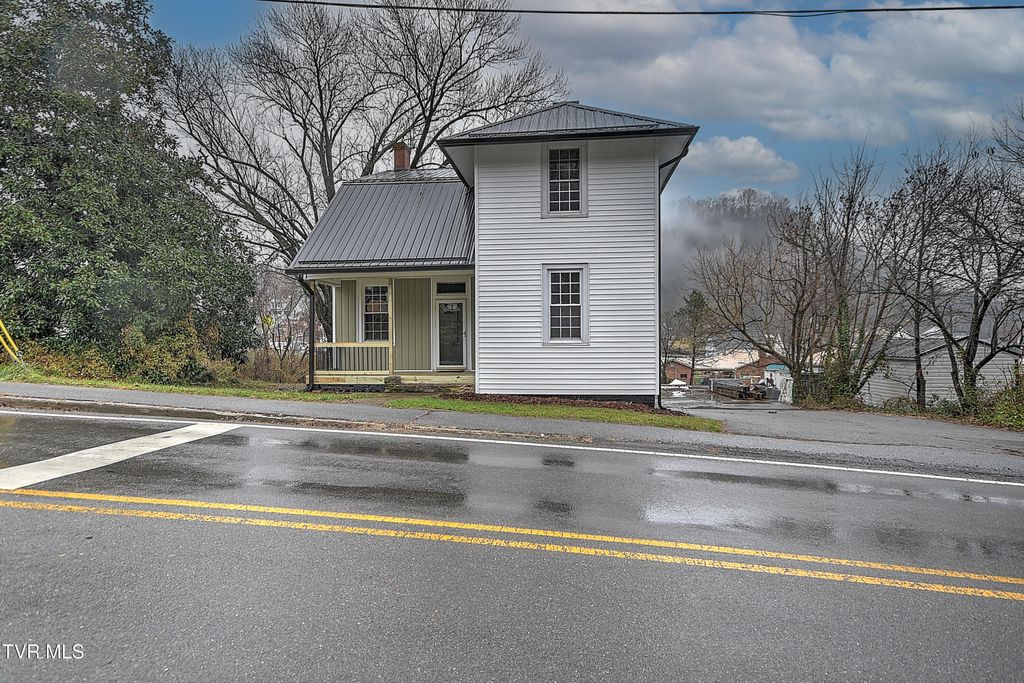 Photo of 308 Main Street, Saltville, VA 24370 (MLS # 9988955)