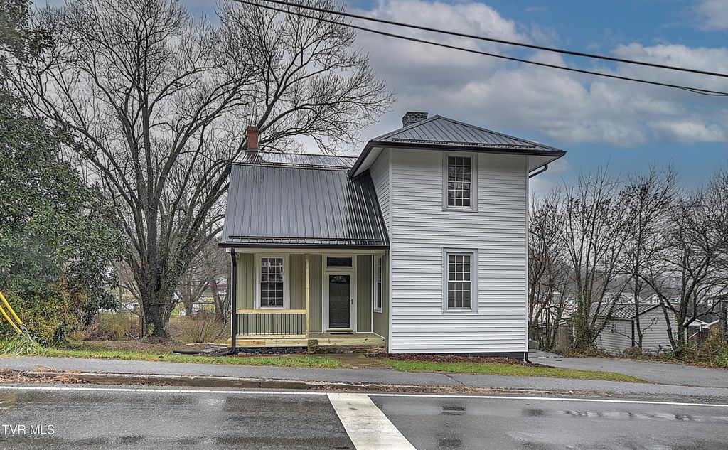 Photo of 308 Main Street, Saltville, VA 24370 (MLS # 9988955)