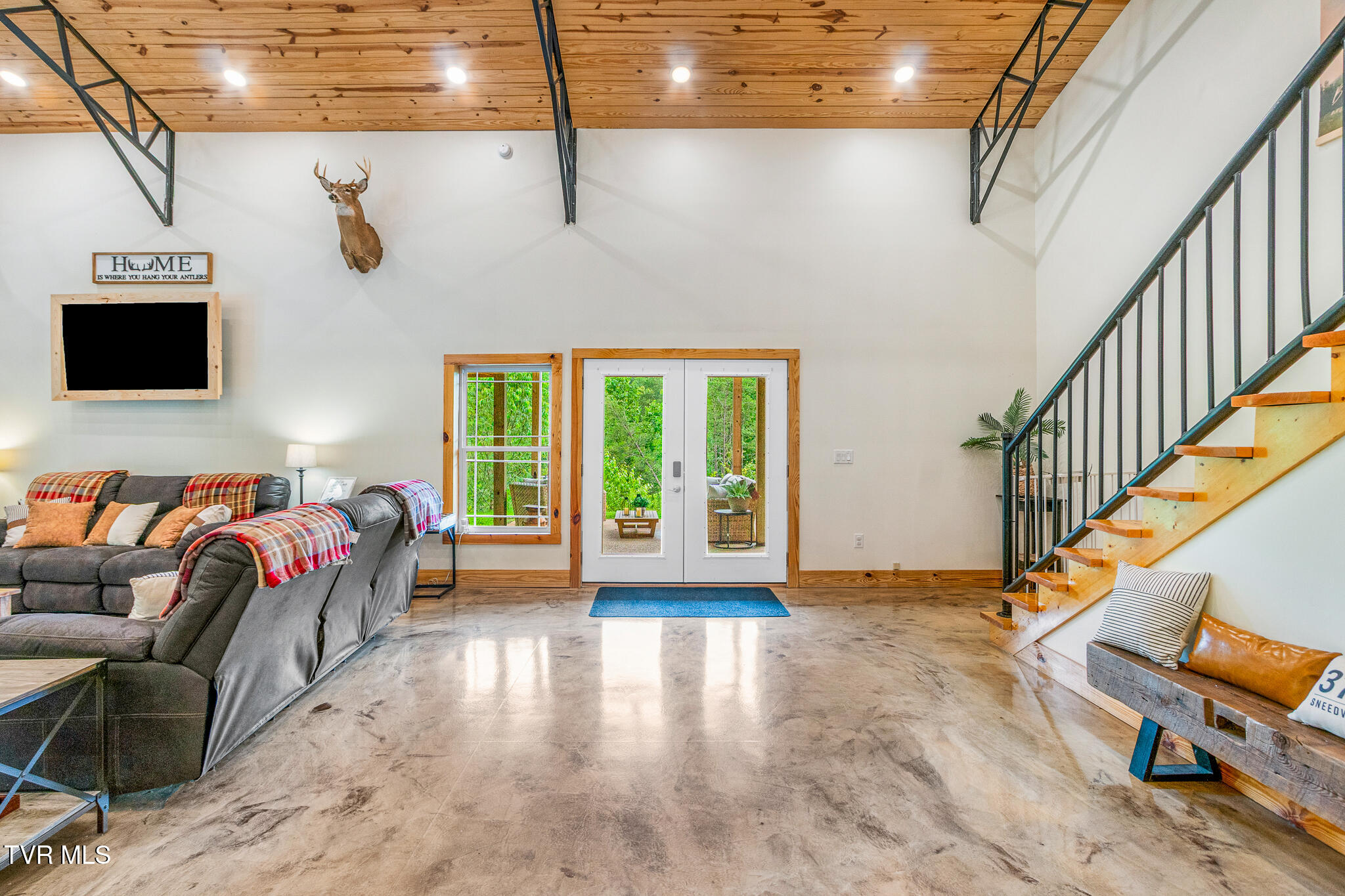 2625 Snake Hollow Road