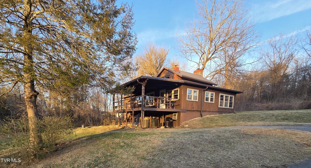 Photo of 100 Eisenhower Road, Jonesborough, TN 37659 (MLS # 9993435)