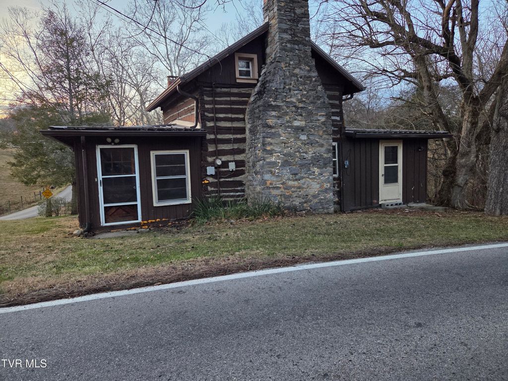 Photo of 100 Eisenhower Road, Jonesborough, TN 37659 (MLS # 9993435)