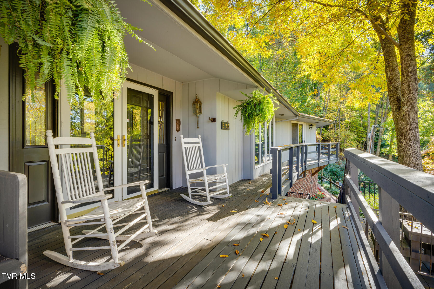 5753 Chestnut Hills Drive, Kingsport, Tennessee image 2