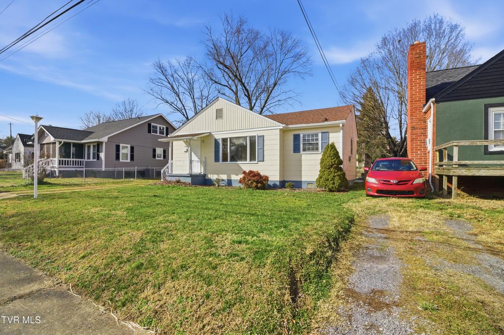 Photo of 1760 Jefferson Avenue, Kingsport, TN 37664 (MLS # 9990497)