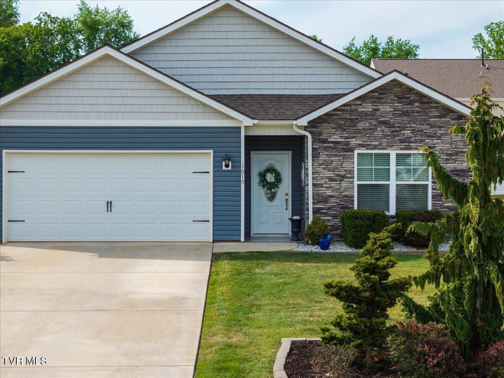 Photo of 1010 Raccoon Lane, Piney Flats, TN 37686 (MLS # 9995866)