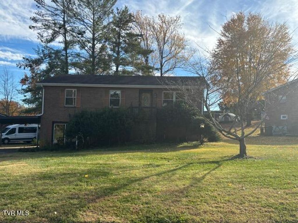Photo of 119 York Dr. Drive, Greeneville, TN 37745 (MLS # 9988051)