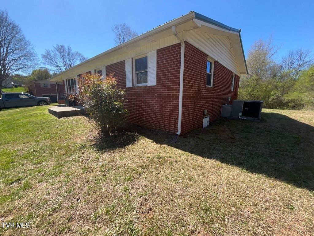 Photo of 1921 Hinkle Drive, Morristown, TN 37814 (MLS # 9993487)