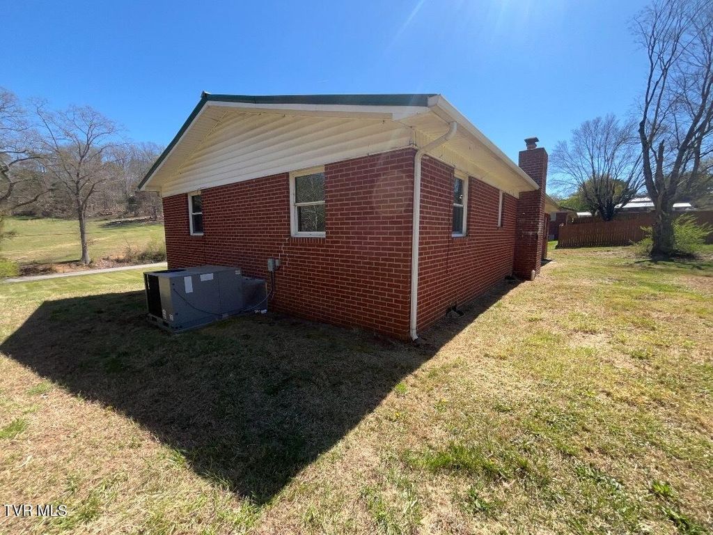 Photo of 1921 Hinkle Drive, Morristown, TN 37814 (MLS # 9993487)