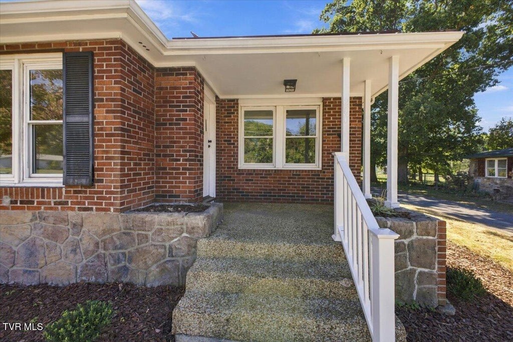 Photo of 200 Dennis Cove Road, Hampton, TN 37658 (MLS # 10002046)
