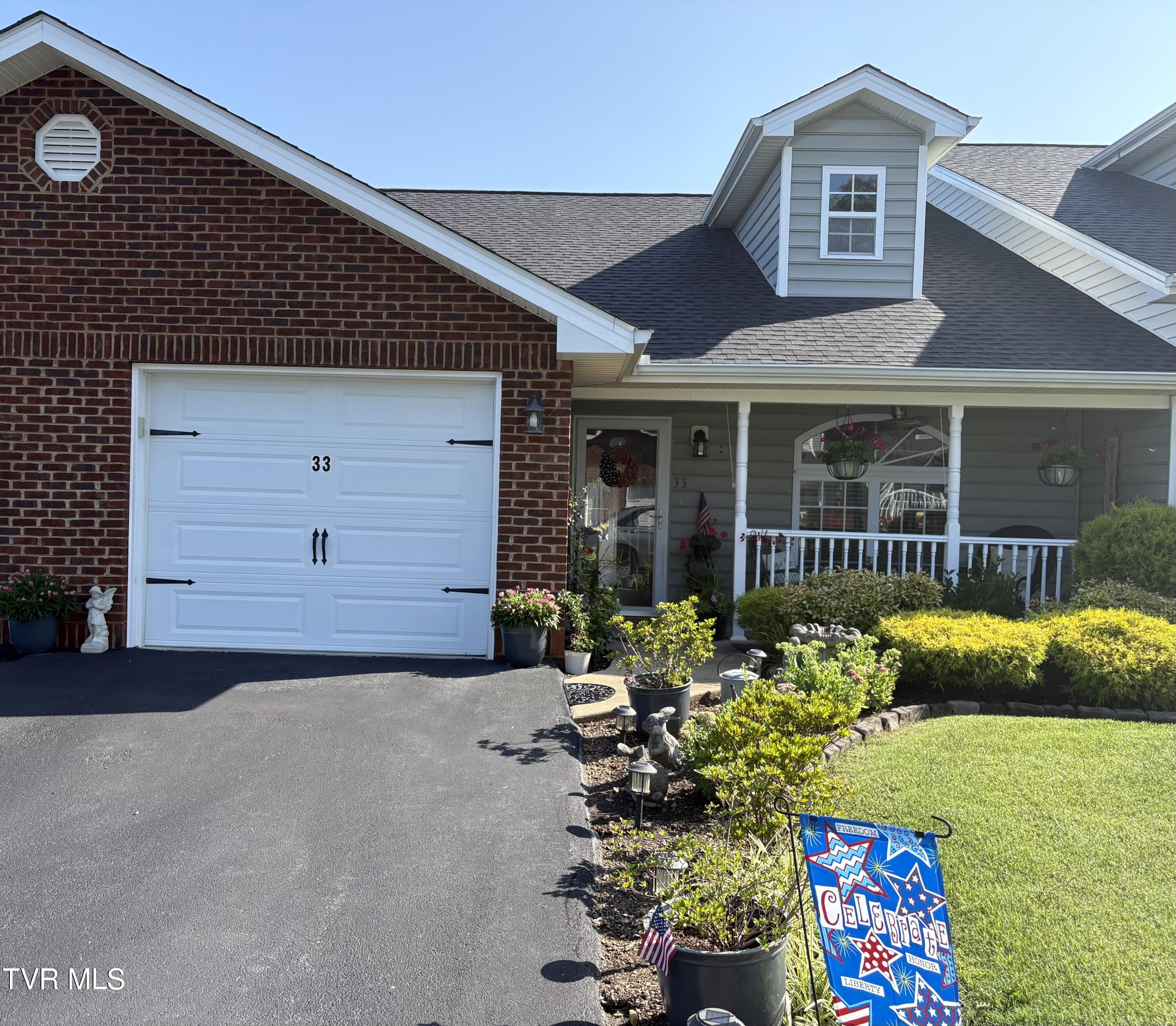 Photo 1 of 71 — 33 Sagewood Court 33, Jonesborough, TN 37659