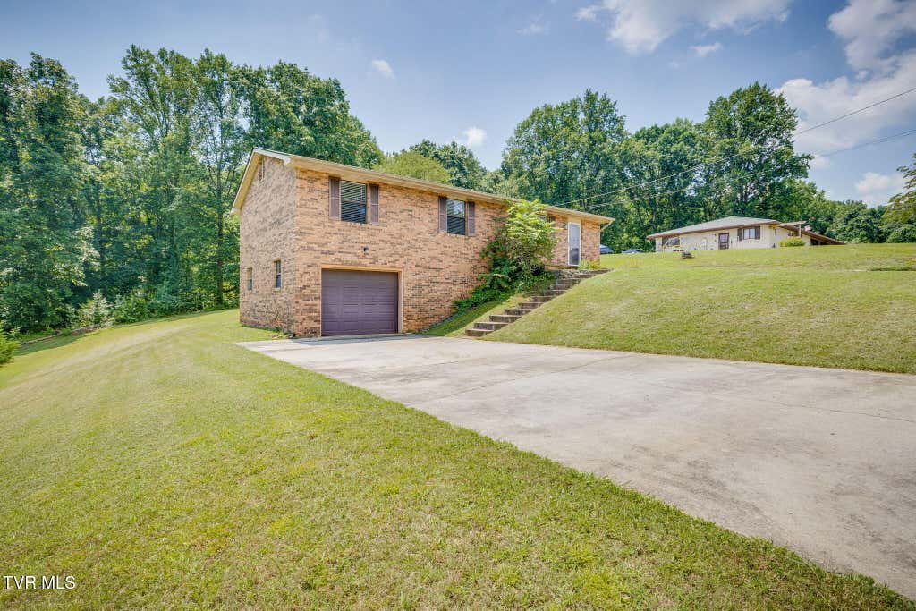 Photo of 420 Poplar Street, Mount Carmel, TN 37645 (MLS # 9998394)