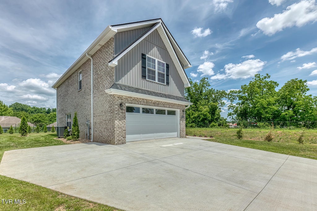 Photo of 209 University Parkway #110, Johnson City, TN 37604 (MLS # 10002275)