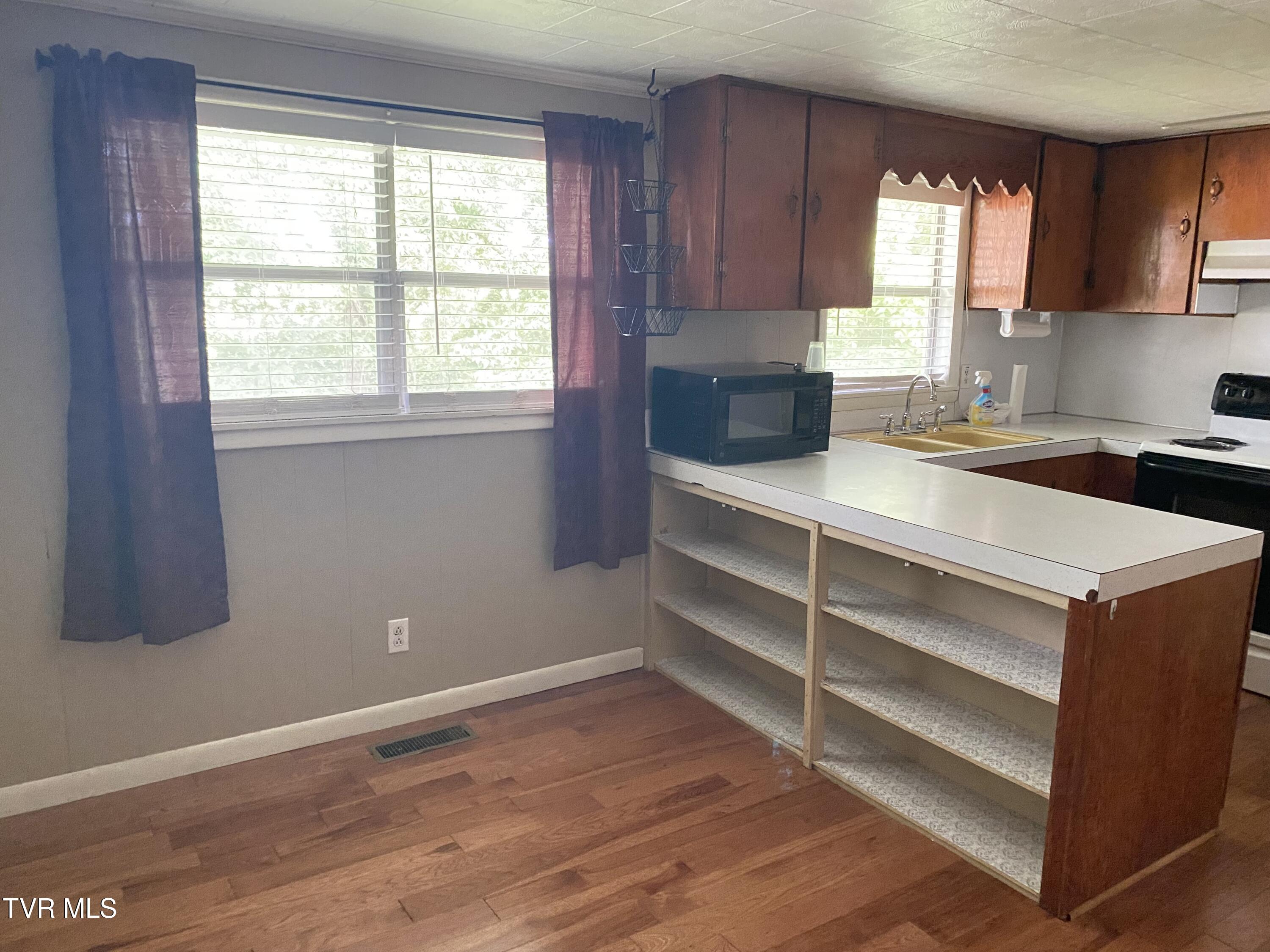 120 Sapphire Drive, Elizabethton, Tennessee image 46