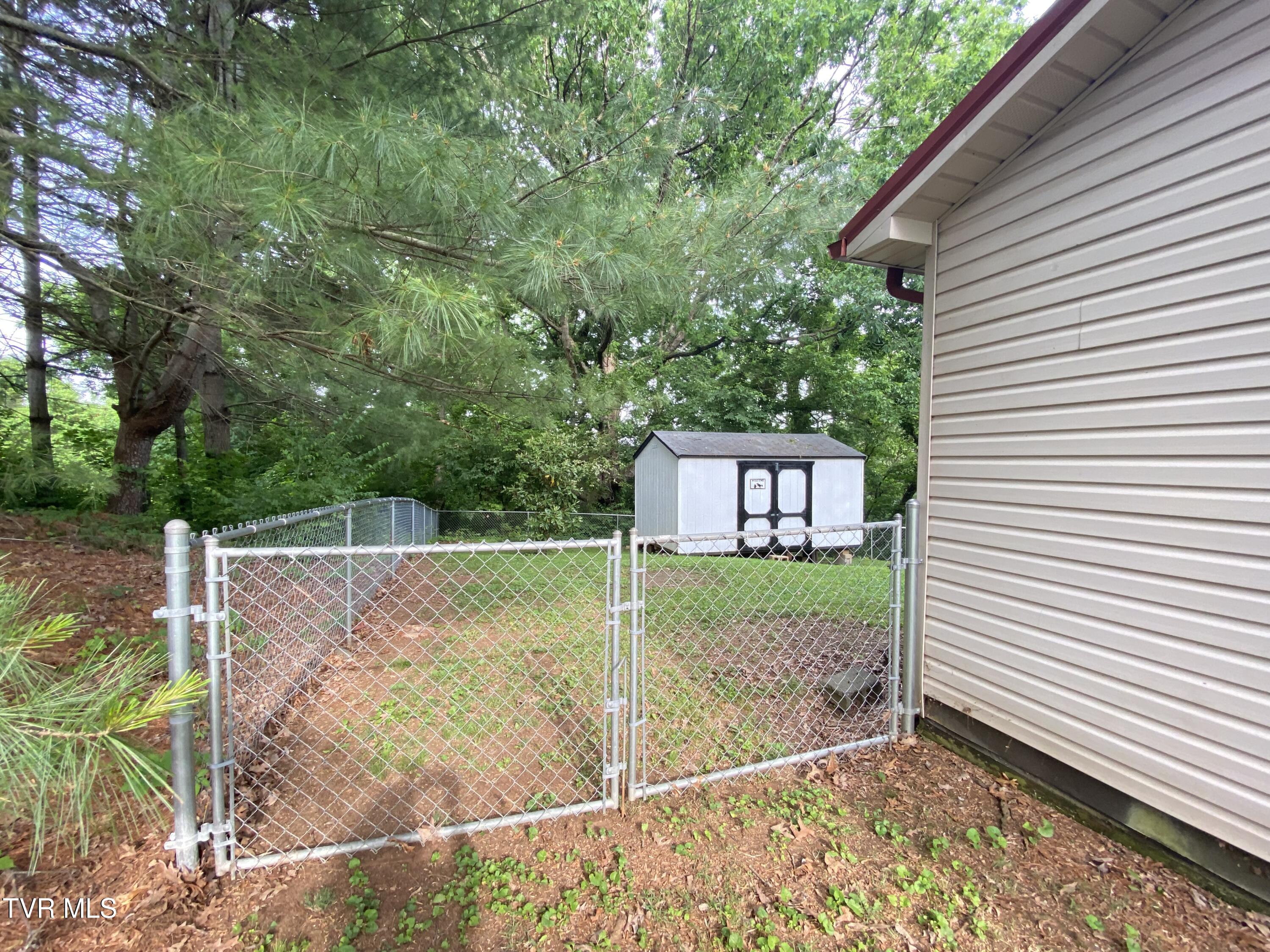 120 Sapphire Drive, Elizabethton, Tennessee image 17