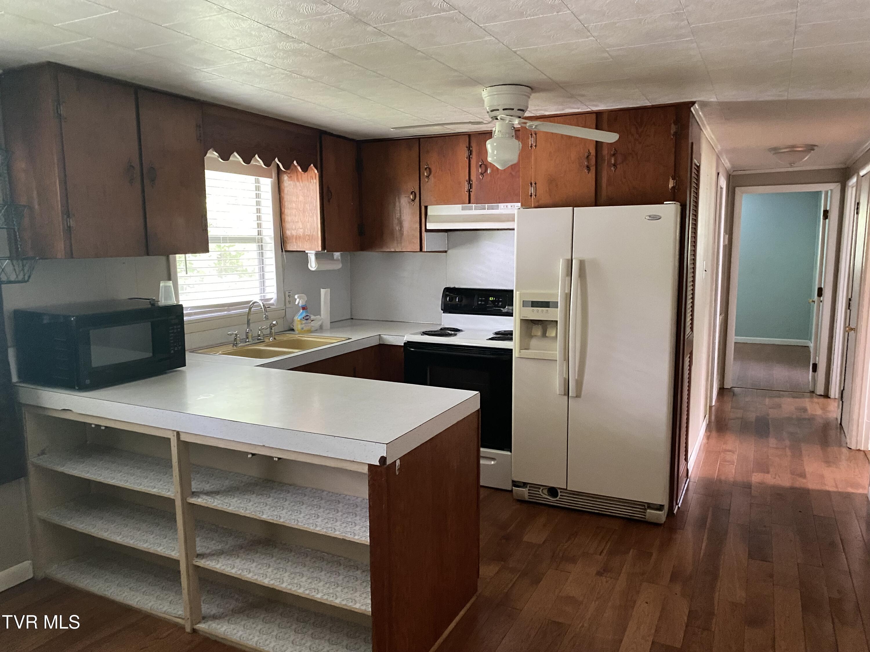 120 Sapphire Drive, Elizabethton, Tennessee image 40