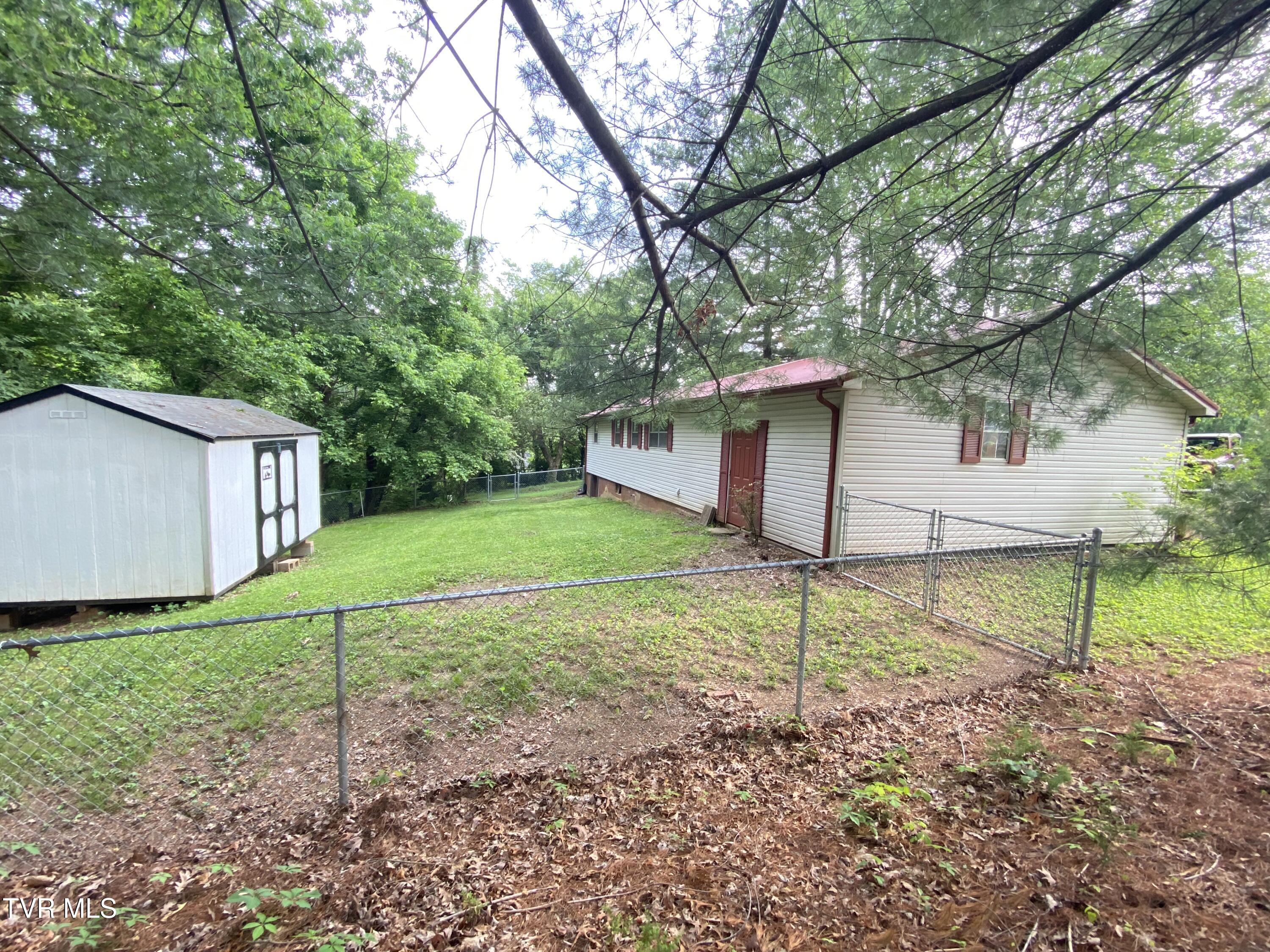 120 Sapphire Drive, Elizabethton, Tennessee image 9