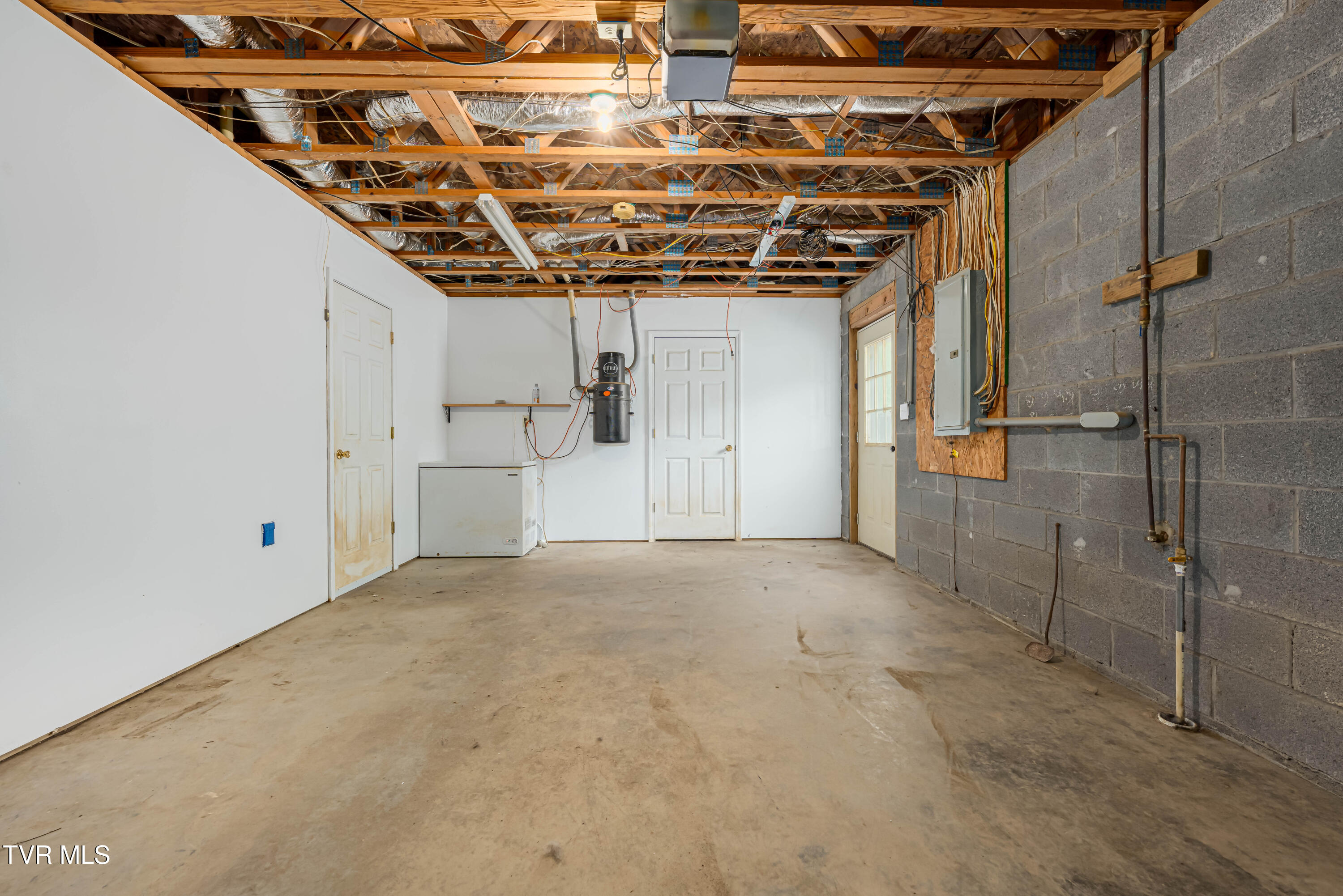 402 Crabtree Road, Roan Mountain, Tennessee image 30