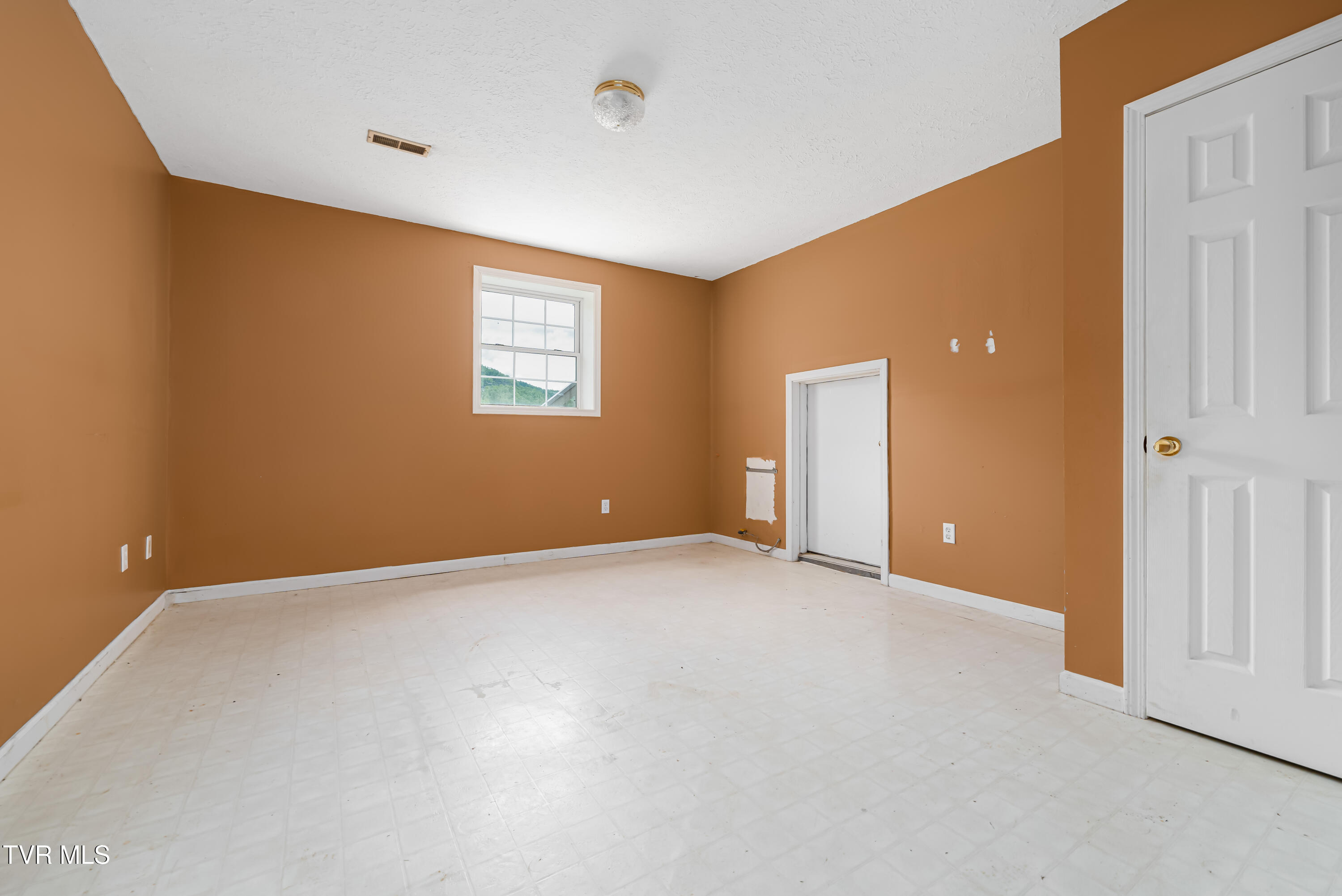 402 Crabtree Road, Roan Mountain, Tennessee image 26
