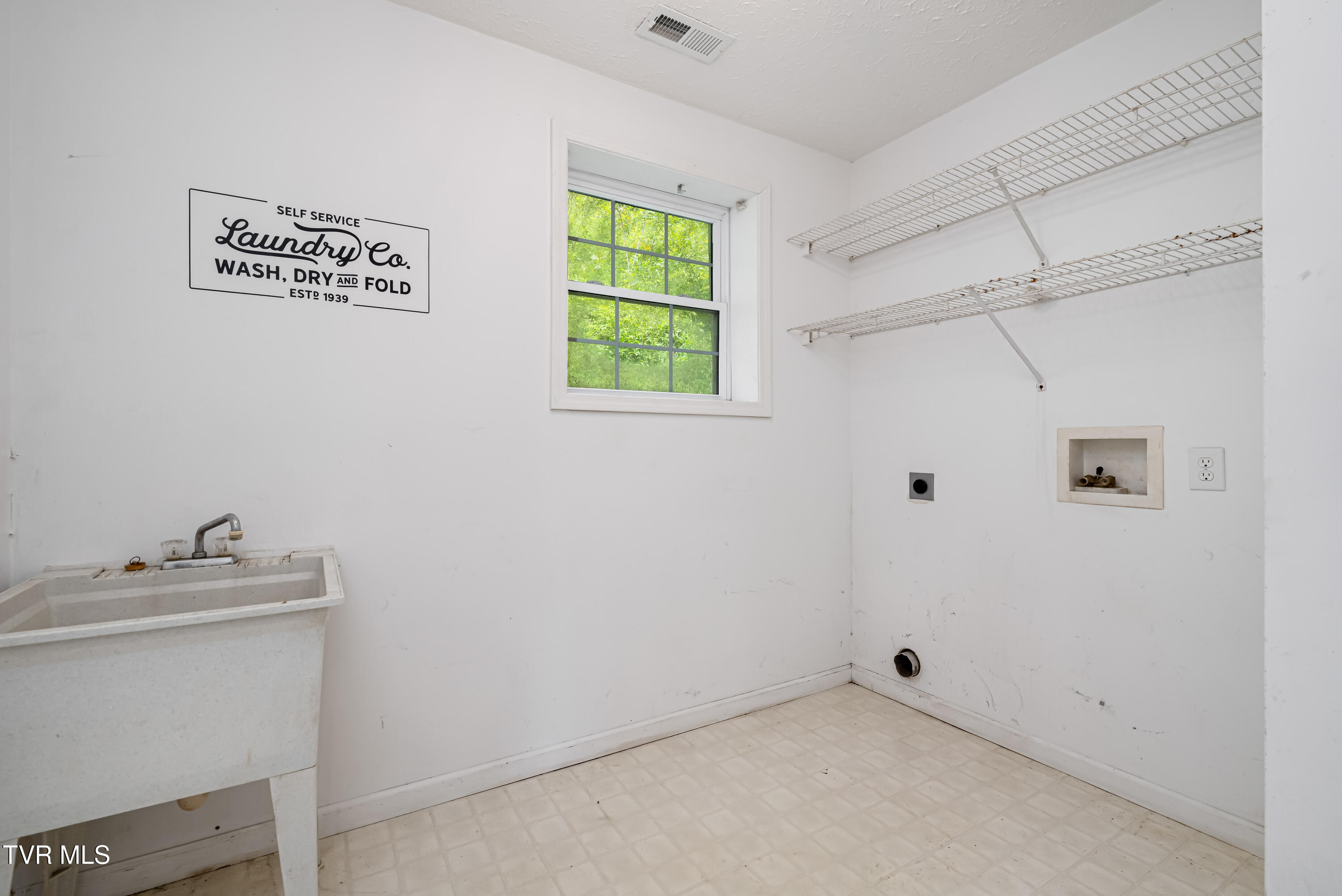 402 Crabtree Road, Roan Mountain, Tennessee image 28
