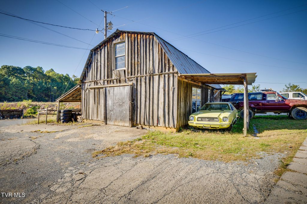 Photo of 154 Salvage Lane, Johnson City, TN 37604 (MLS # 9988818)