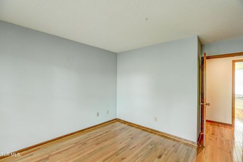 Tiny photo for 205 Donegal Way #205, Bristol, TN 37620 (MLS # 9976119)
