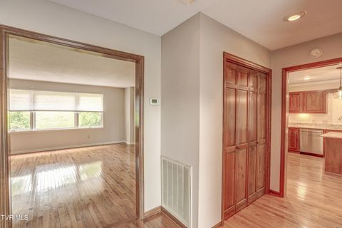Tiny photo for 205 Donegal Way #205, Bristol, TN 37620 (MLS # 9976119)