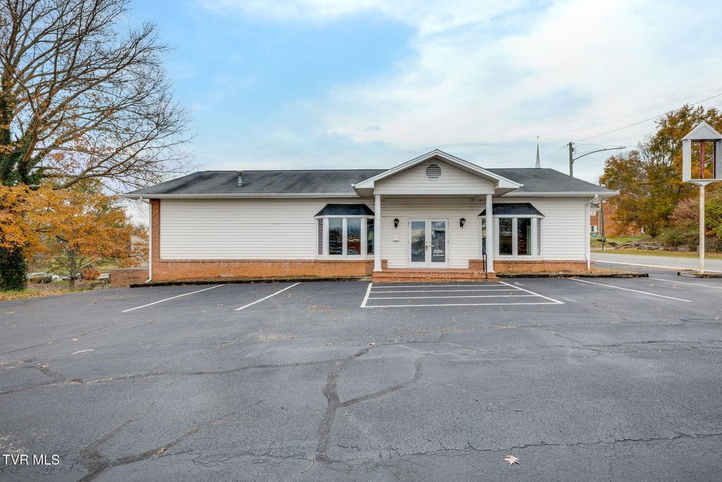 Photo of 280 Euclid Avenue, Bristol, VA 24201 (MLS # 9988614)