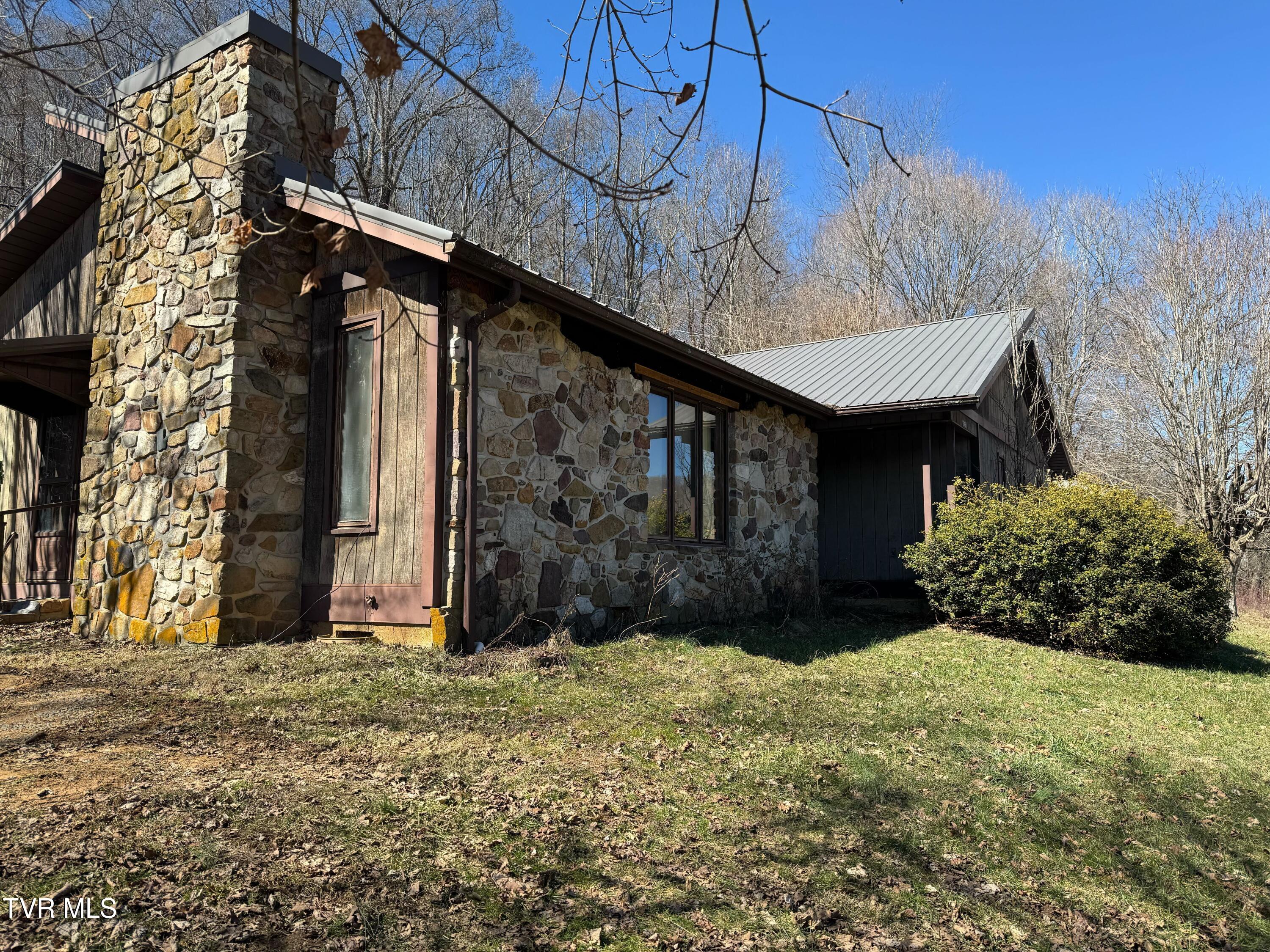 18488 Warwick Lane, Bristol, Virginia image 1